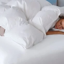 Imperial German Batiste Down Comforter -Online Bedding Store 10028 batiste j20 lifestyle2