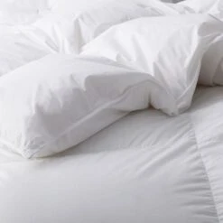 Imperial German Batiste Down Comforter -Online Bedding Store 10028 batiste j20 closeup