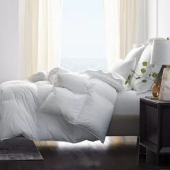 Imperial German Batiste Down Comforter -Online Bedding Store 10028 batiste j20 lifestyle1