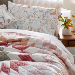 Company Kids™ Forest Animals Organic Cotton Percale Toddler Comforter Set -Online Bedding Store 30387 forestanimals j23 lifestyle3 5