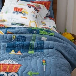 Company Kids™ Construction Trucks Quilt -Online Bedding Store 35051 construction j23 lifestyle2