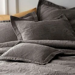 Putnam Cotton Matelassé Sham -Online Bedding Store 50170 putnam r18 detai1