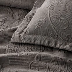 Putnam Cotton Matelassé Sham -Online Bedding Store 50170 putnam r18 detail2