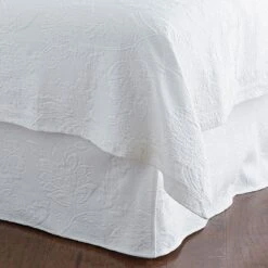 Putnam Cotton Matelassé Bed Skirt