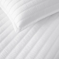 Legends Hotel™ Wrinkle-Free Cotton Sateen Quilted Coverlet -Online Bedding Store 50735 wfquilt white c21 closeup