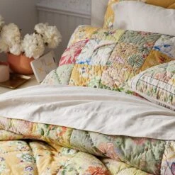 Sunset Handcrafted Floral Quilt -Online Bedding Store 51045 sunsetfloral c23 lifestyle2