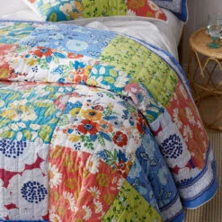 Summer Garden Patchwork Quilt -Online Bedding Store 51046 summer garden f23 lifestyle3 1