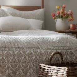 Lydia Handcrafted Quilt -Online Bedding Store 51048 lydia a23 lifestyle2