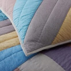 Chambray Chevron Handcrafted Quilt -Online Bedding Store 51063 quilt chevron c23 closeup