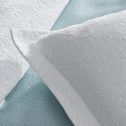 Legends Hotel™ Leaf Matelassé Coverlet -Online Bedding Store 51072 leaf matelasse white closeup 1