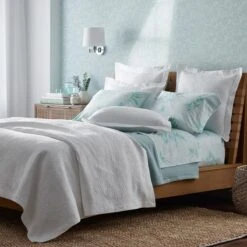 Legends Hotel™ Leaf Matelassé Sham -Online Bedding Store 51072 leaf matelasse white lfiestyle1