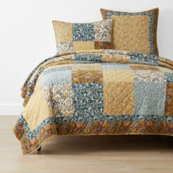 Varanda Patchwork Quilt