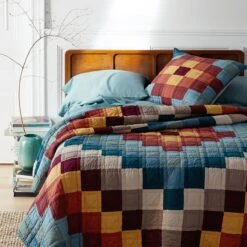 Block Patchwork Quilt -Online Bedding Store 51156 blockstripe h23 lifestyle2 1