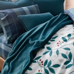 Company Plush™ Blanket -Online Bedding Store 85057 companyplush pillowcover lifestyle 1