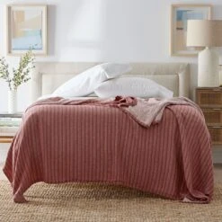 Geometric Reversible Blanket -Online Bedding Store 85091 geometricblanket pink alt1